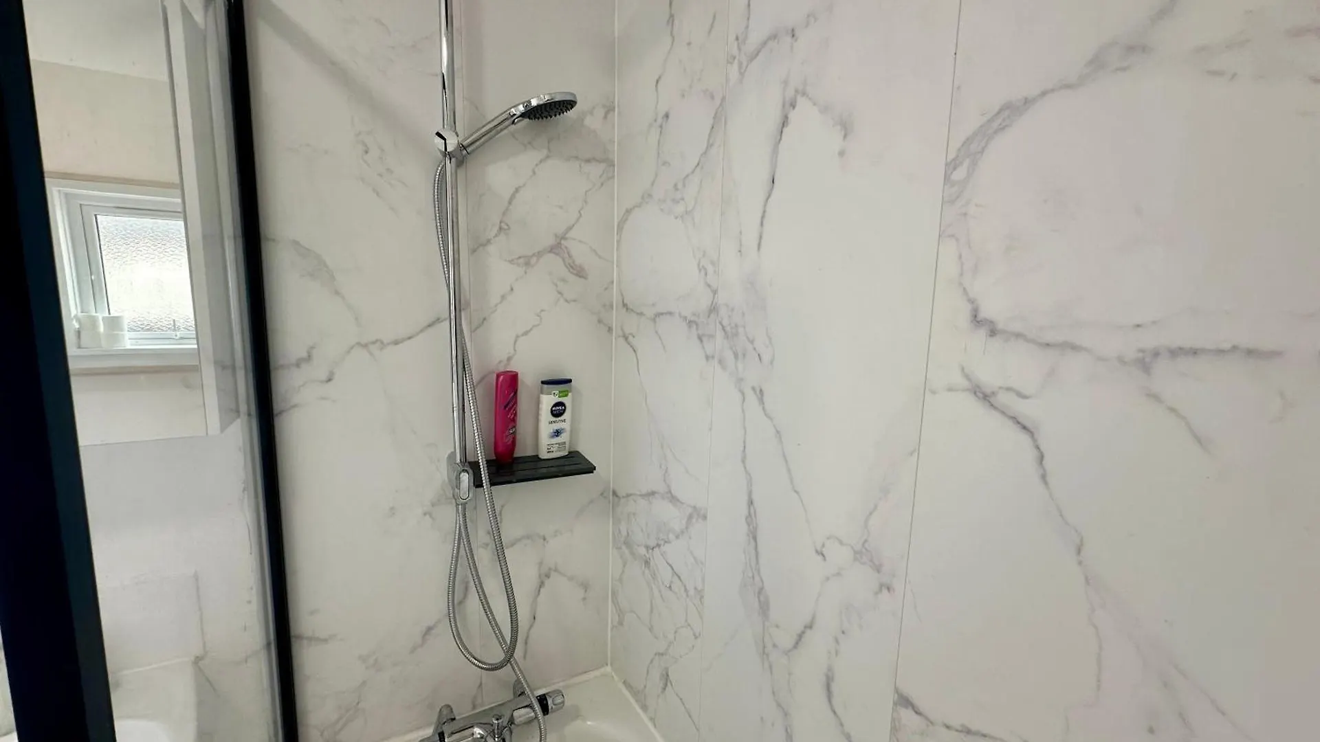 2Br City Side House 벨파스트